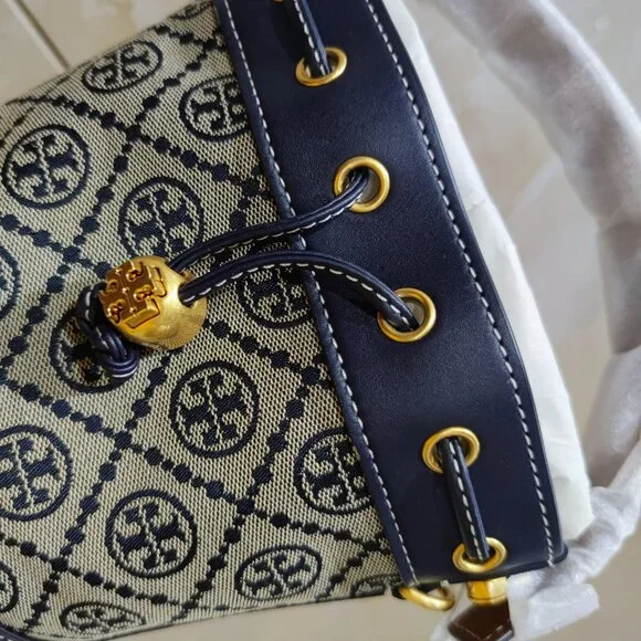 New Tory Burch Women's Navy T Monogram Mini Bucket Bag One Size - Picture 3 of 7